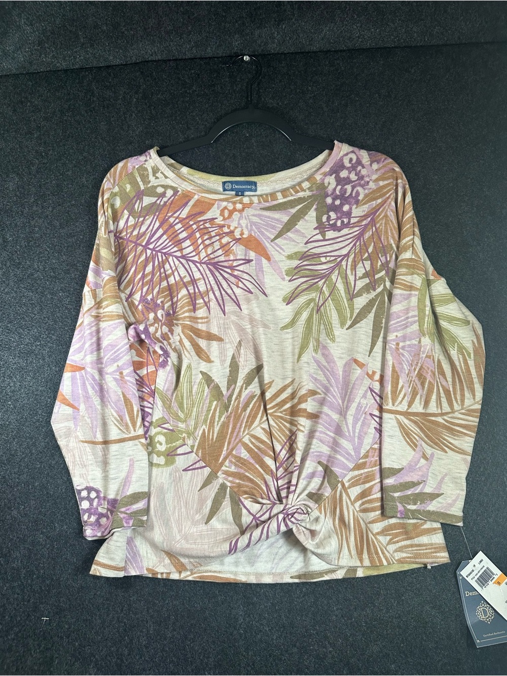 Democracy Womens Twist Front Top Small Tropical Palm Leaf Knit Blouse